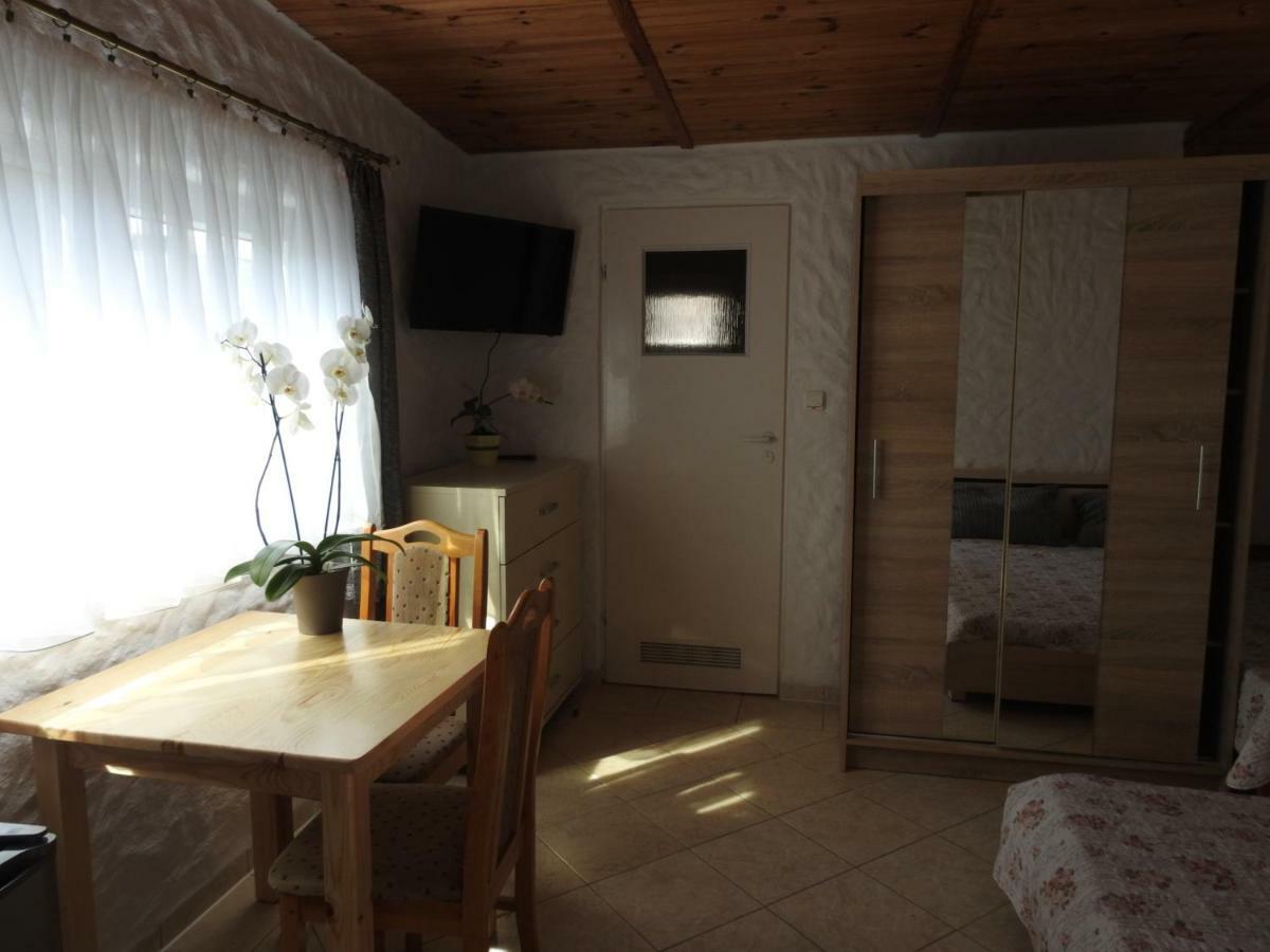 Malwa Daire Jezierzany Dış mekan fotoğraf