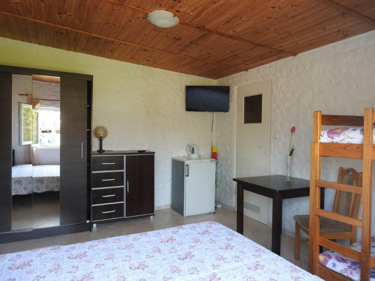 Malwa Daire Jezierzany Dış mekan fotoğraf